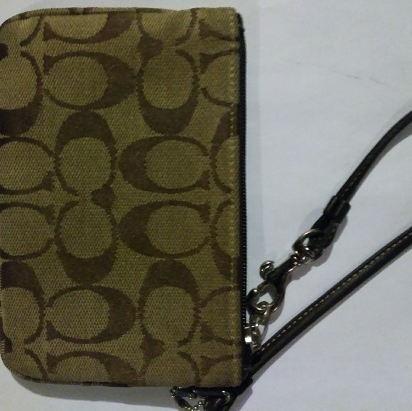 Coach - Picture 4 of 4